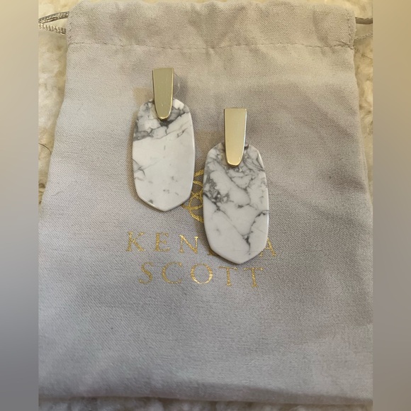 Kendra Scott Aragon Earrings - Picture 1 of 3